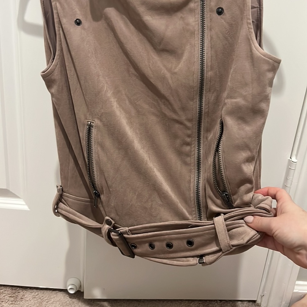 Cupcakes and Cashmere suade vest - Picture 2 of 6